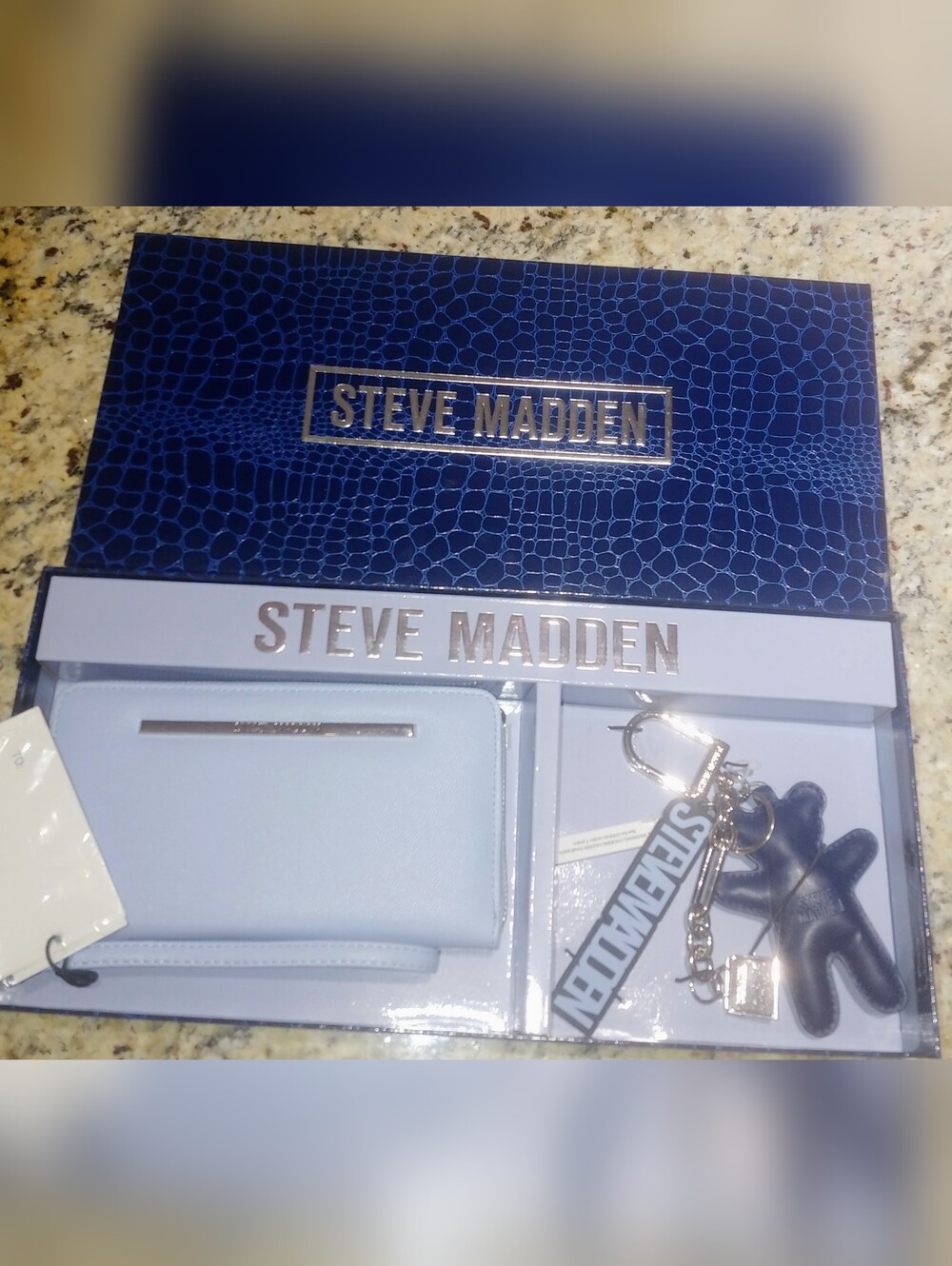 Steve madden Light Blue Wallet & Keychain Gift Set